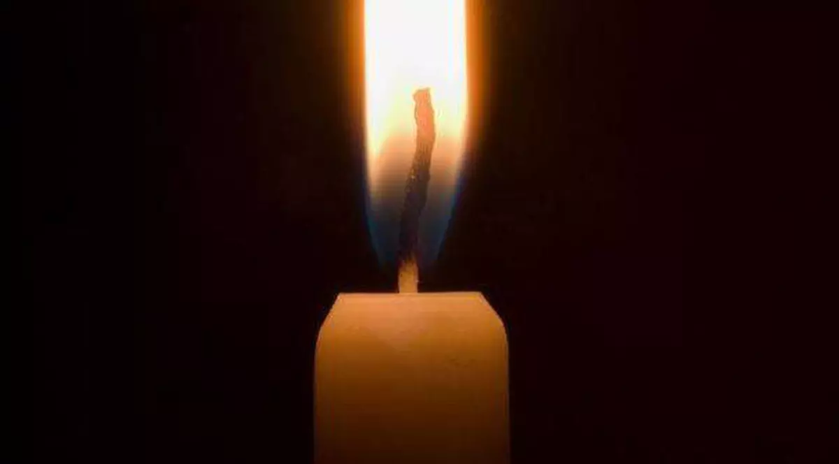 S-A SINUCIS DE ZIUA EI! Anul acesta se căsătorise şi născuse un băieţel