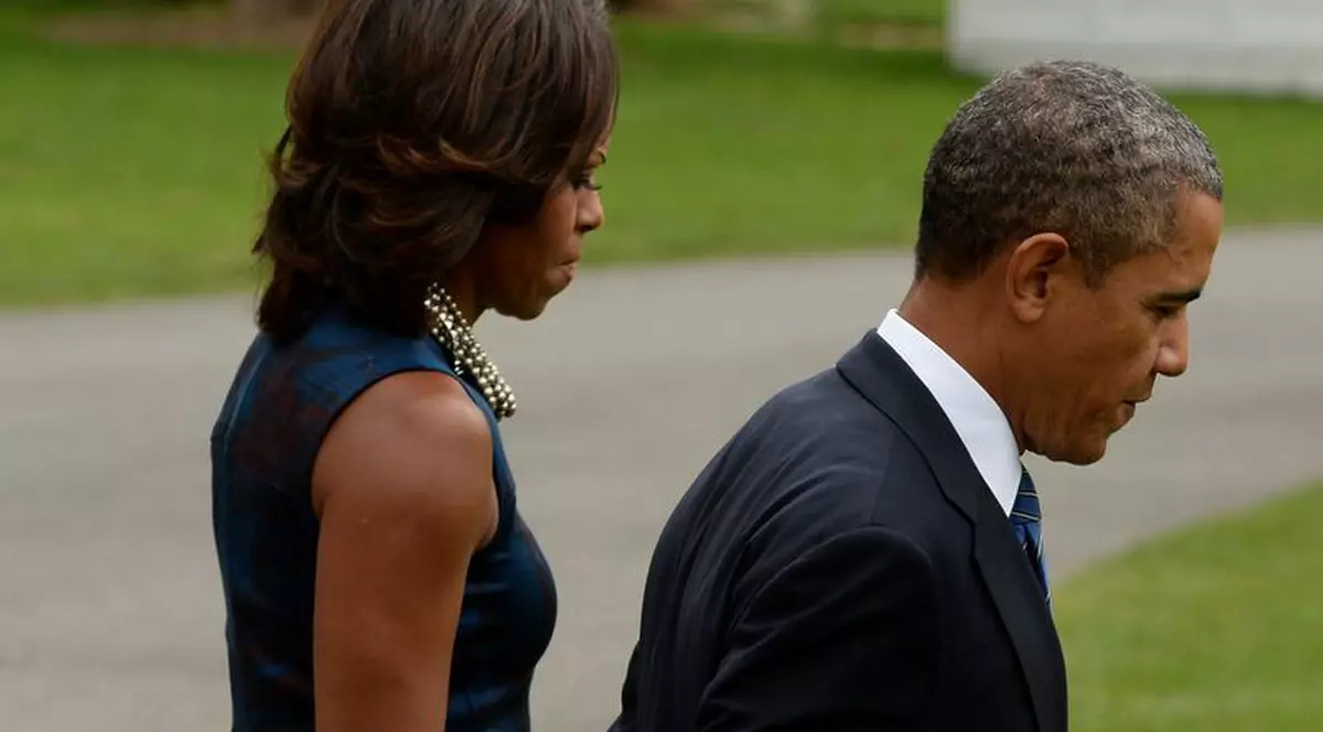 Obama e sincer: "Nu am mai fumat o ţigară de şase ani. Mi-e teamă de soţia mea" | VIDEO