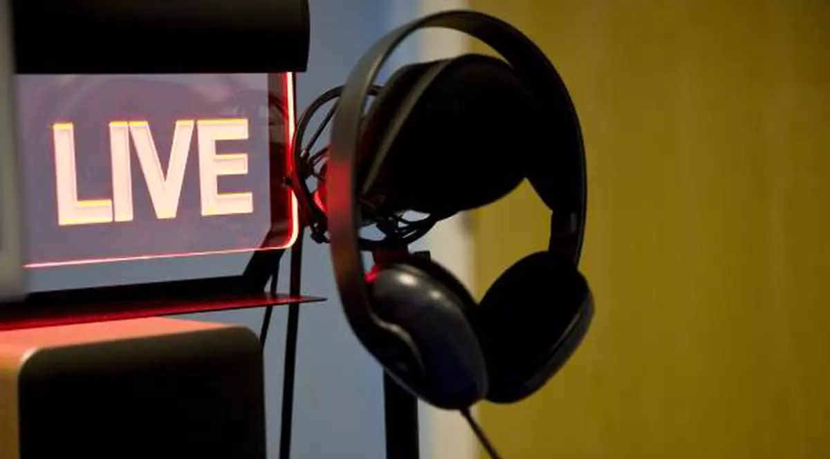 Unul dintre cele mai cunoscute posturi de radio din ţară SE ÎNCHIDE! CNA i-a retras toate licenţele 