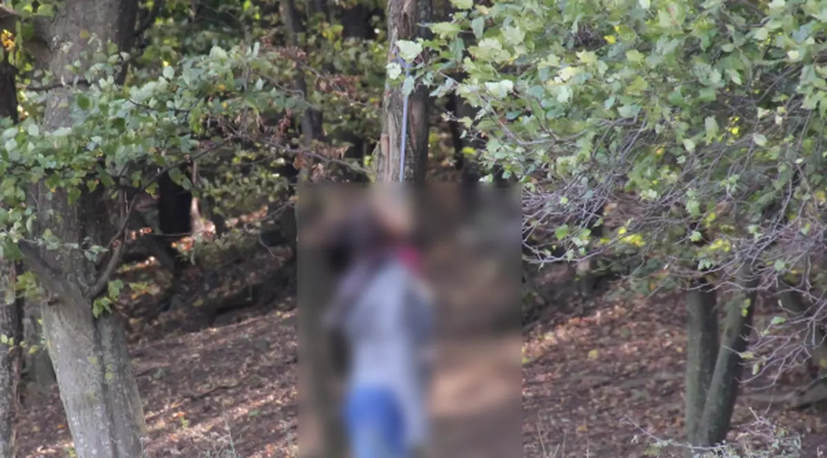 O fată de 15 ani s-a spânzurat după ce s-a certat cu părinţii 