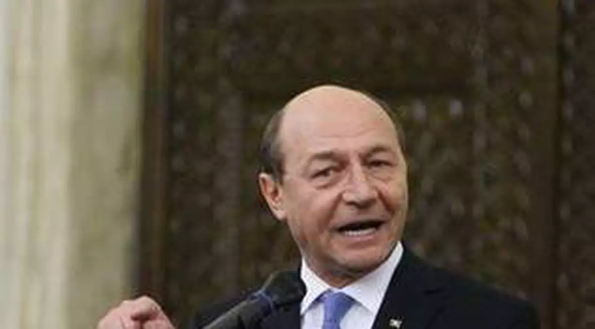 Traian Băsescu SUSŢINE EUTANASIEREA MAIDANEZILOR