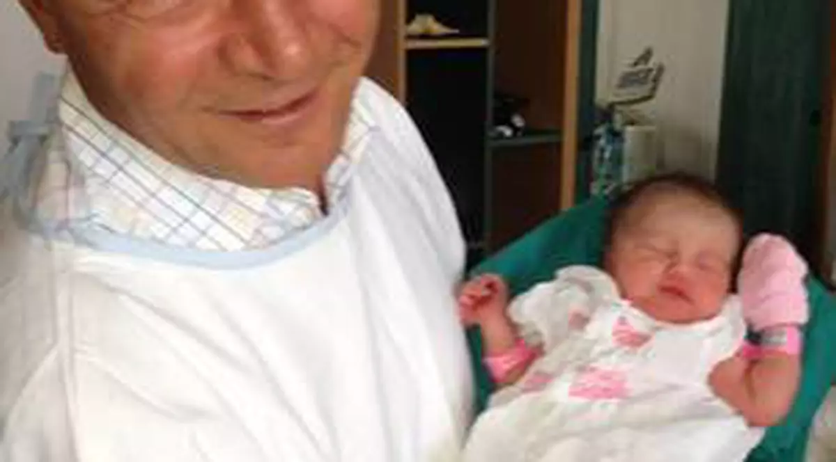 Vezi ce a simţit Băsescu când a ţinut-o în braţe pe nepoata sa! Declaraţia care te va impresiona!