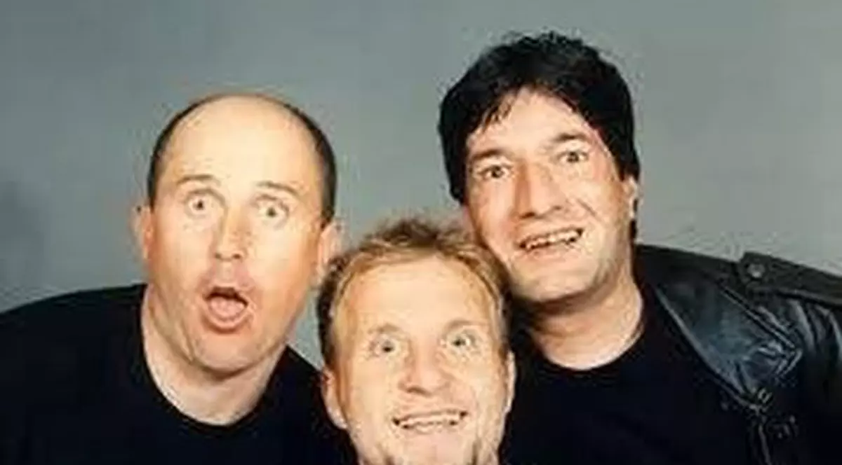 EXCLUSIV | FONDATORUL grupului "VACANŢA MARE", UITAT de COLEGI! NU au trecut să-i aprindă o LUMÂNARE