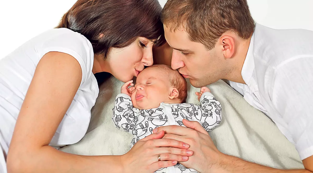 În decembrie 2012, românii au făcut amor în draci! Vezi CIFRELE-RECORD la naşteri ale lunii august