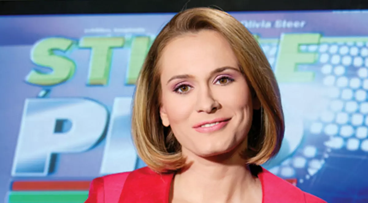 Andreea Esca, mai EXTRAVAGANTĂ ca Iulia Albu! Vezi cu ce ACCESORIU EXCENTRIC se laudă! FOTO