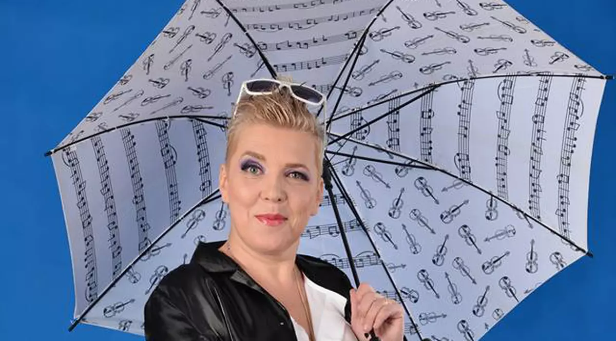 Silvia Dumitrescu DEZVĂLUIE SECRETELE COLEGELOR EI DE GENERAŢIE, care arată fantastic: "LIPOSUCŢII şi PASTILE DE SLĂBIT". Vezi DESPRE CINE vorbeşte! FOTO