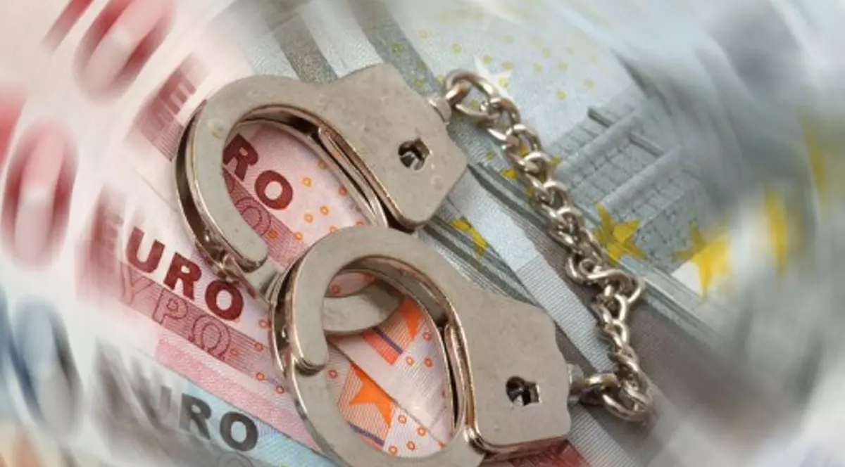 Au furat CEASURI ŞI BIJUTERII de UN MILION DE EURO dintr-un magazin din Paris, însă HOŢII AU FOST PRINŞI CU AJUTORUL POLIŢIŞTILOR ROMÂNI!