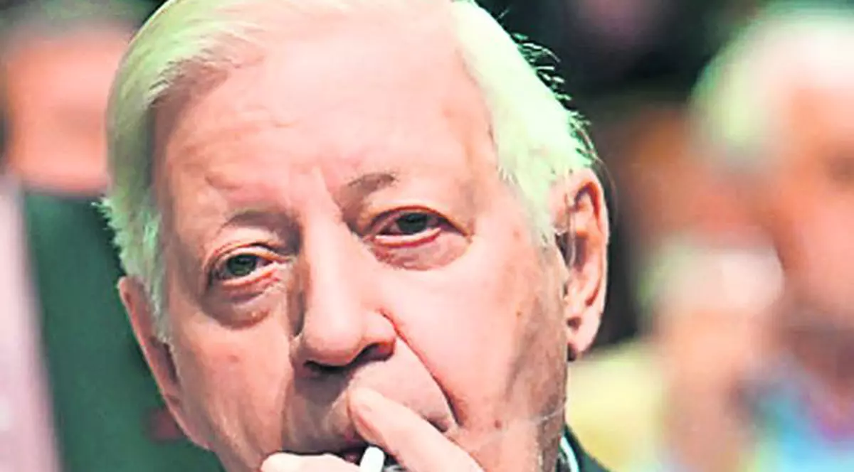 La 94 de ani, şi-a cumpărat ţigări de 7.000 €