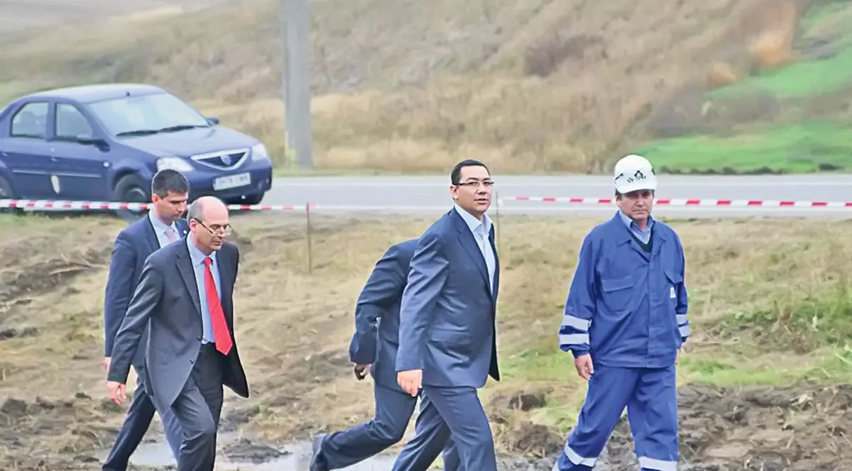 Ponta, primit în Moldova precum Ceauşescu