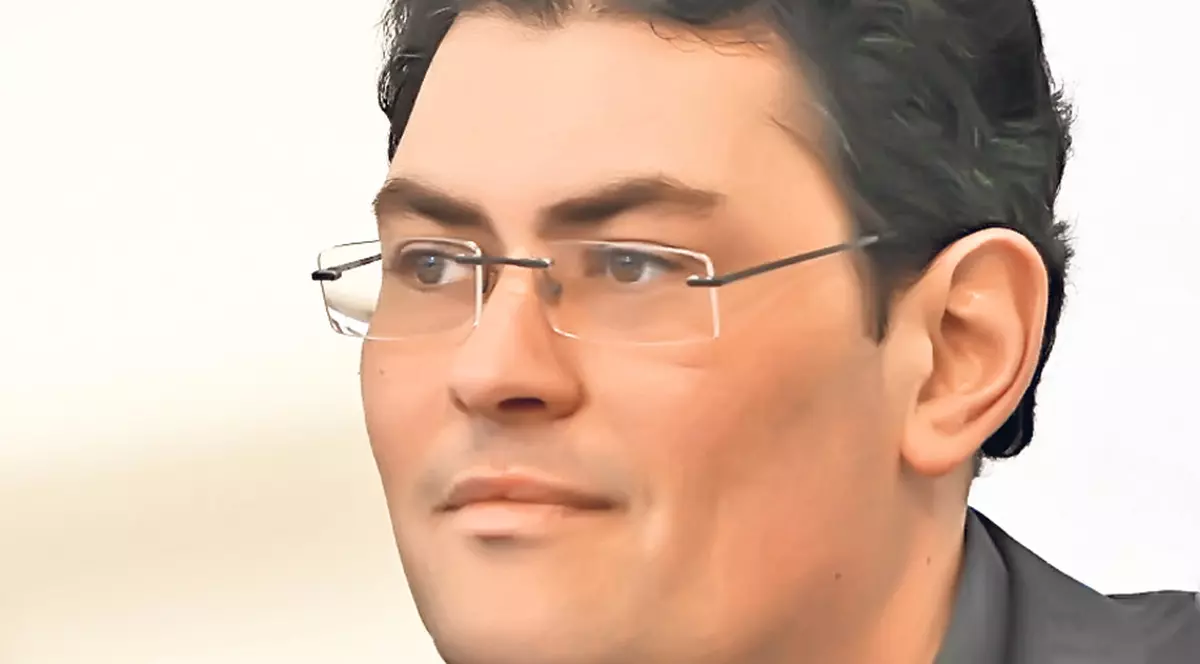 Sechestrat şi ameninţat cu pistolul pentru 400.000 de lei! O grupare infracţională israeliano-română l-a terorizat pe patronul unui mall