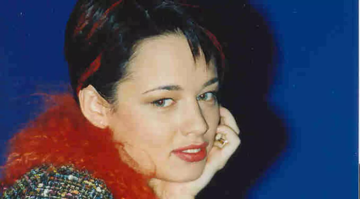 Fotografiile astea cu siguranţă nu ţi le mai aminteşti! Uite-o pe Andreea Raicu la ÎNCEPUTURILE sale în televiziune | FOTO