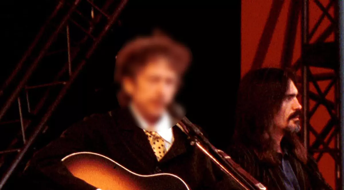 NICI NU VREA SĂ AUDĂ DE EA! Un CUNOSCUT CÂNTĂREŢ REFUZĂ SĂ MAI ŞTIE CEVA DE FIICA LUI, de când a aflat că este LESBIANĂ! FOTO