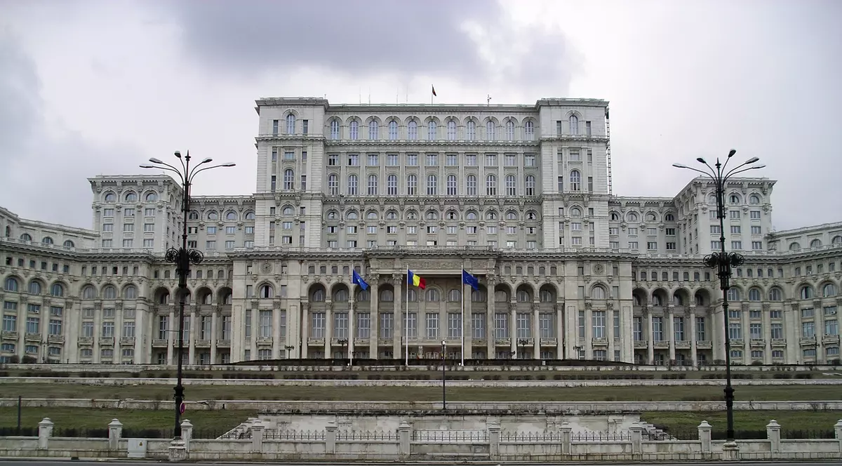 SENZAȚIONAL! Românii pot face REVELIONUL in Casa lui Ceausescu