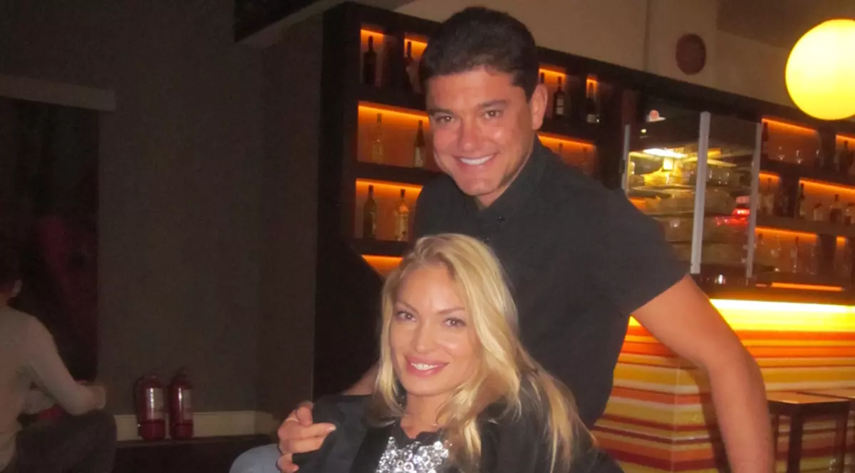 În ciuda problemelor financiare, Pelinel şi Boureanu au fost la un film pentru... maidanezi