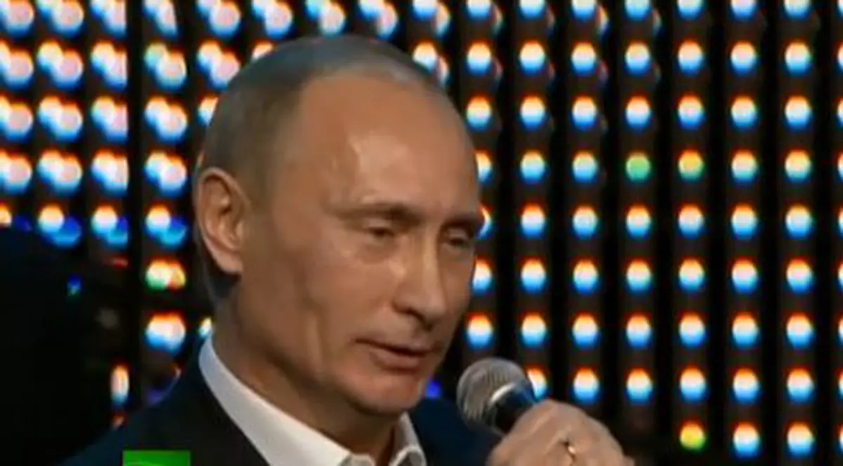 IMAGINI DE COLECŢIE! Preşedintele Putin A CÂNTAT la "VOCEA RUSIEI"? ASCULTĂ-L AICI