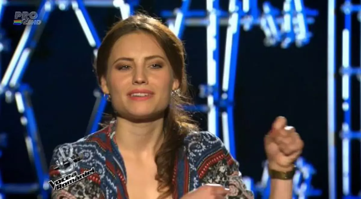 VOCEA ROMÂNIEI. Alina a impresionat cu glasul său, dar şi cu frumuseţea răpitoare!
