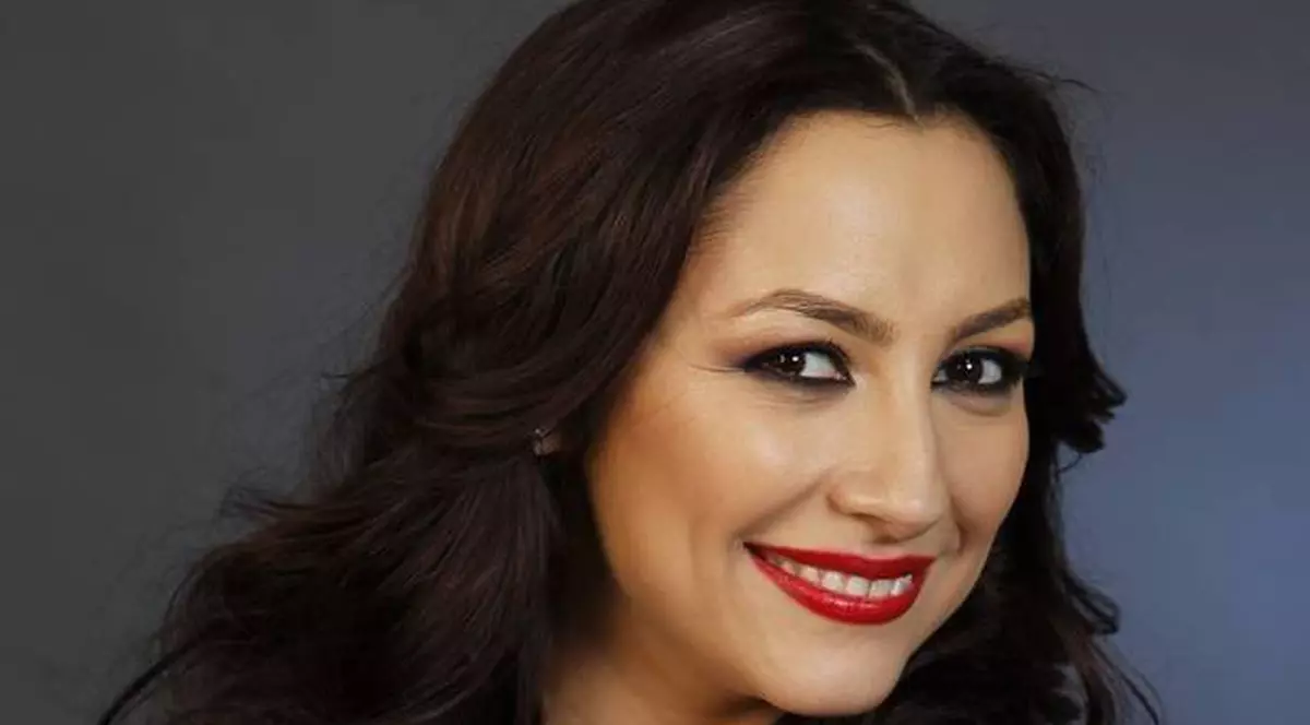 Andra face super petrecere, în club 