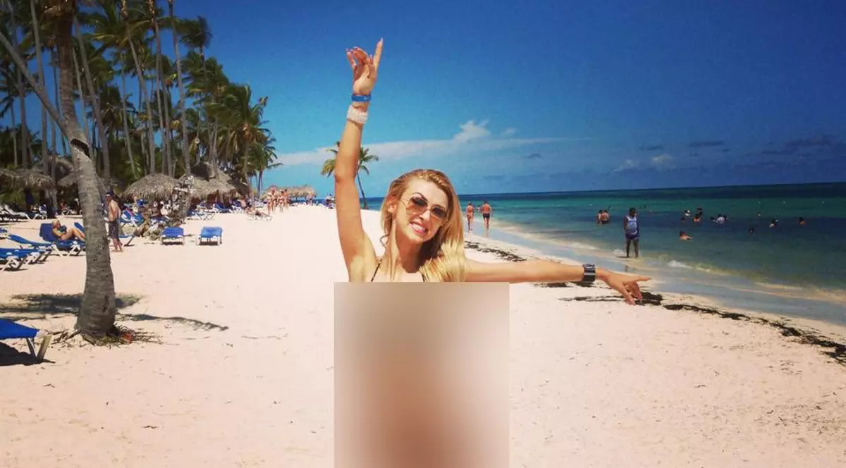 ANDREEA BĂLAN nu-şi mai POATE ASCUNDE SILICOANELE! UITE CE A DAT-O DE GOL! FOTO