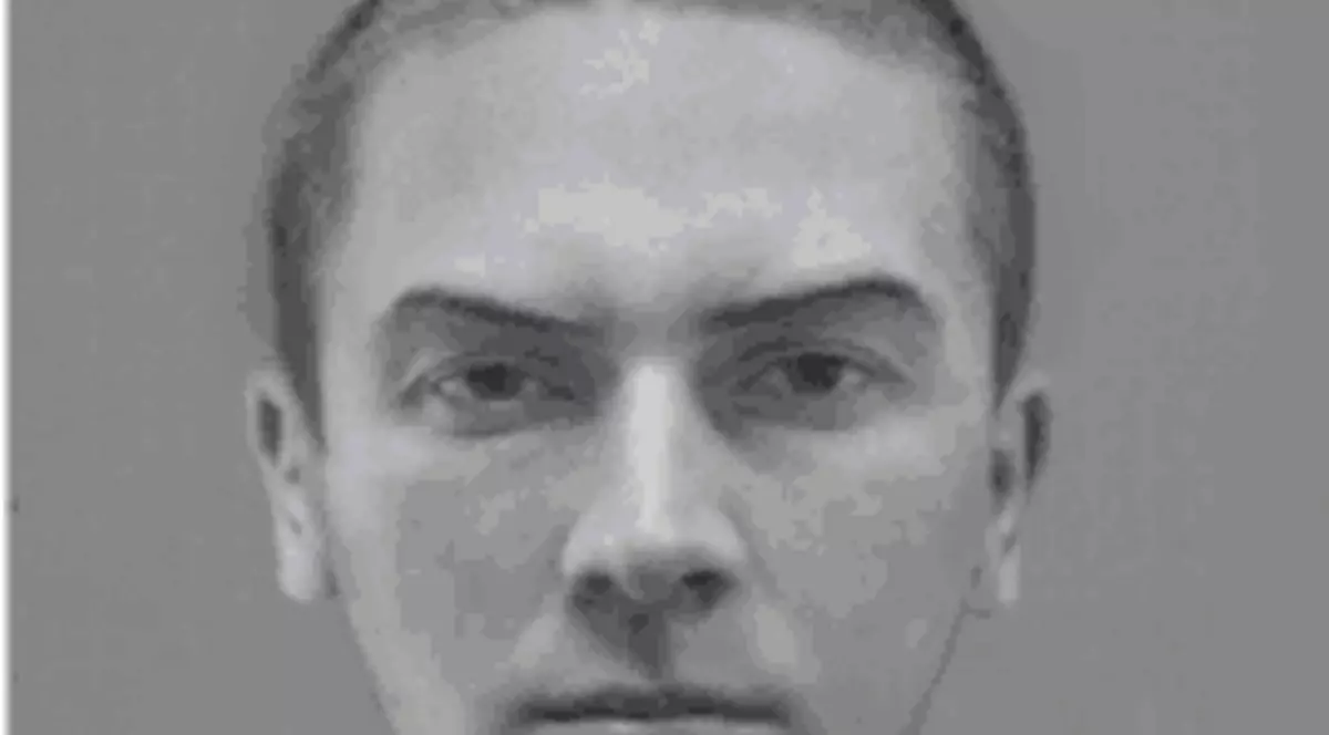 AŞA ARATĂ ATACATORUL CARE L-A ÎNJUNGHIAT PE  POLIŢISTUL DIN CAPITALĂ