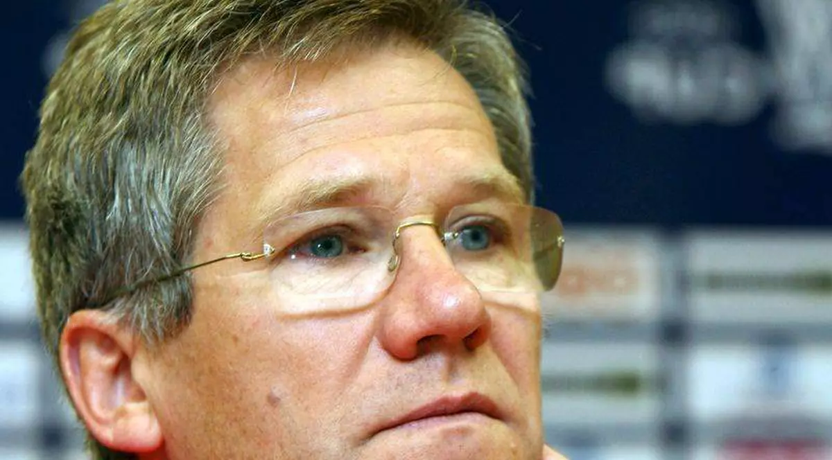 Doi fotbalişti de la Steaua, călcaţi în picioare de Boloni: «Eu nu am auzit de ăştia... Sunt nişte c***cioşi!»