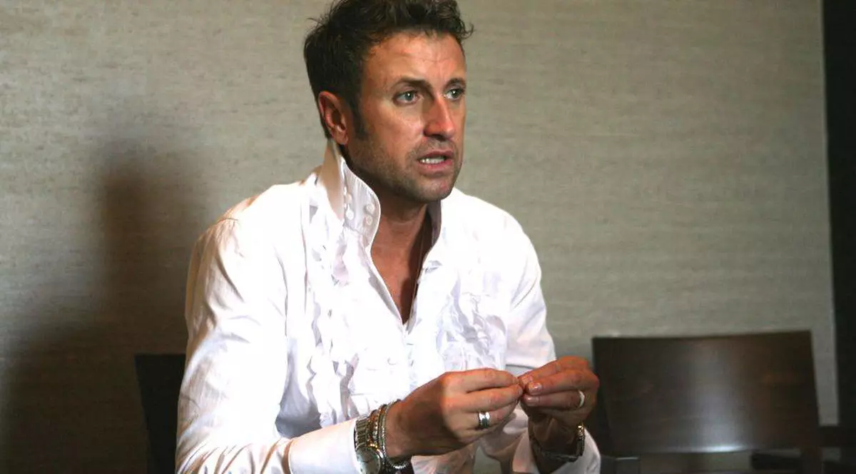 Din puţul gândirii lui Botezatu: «Când ai o relaţie serioasă, cu o femeie pe care o respecţi, nu trebuie să te protejezi. E o jignire pentru ea»