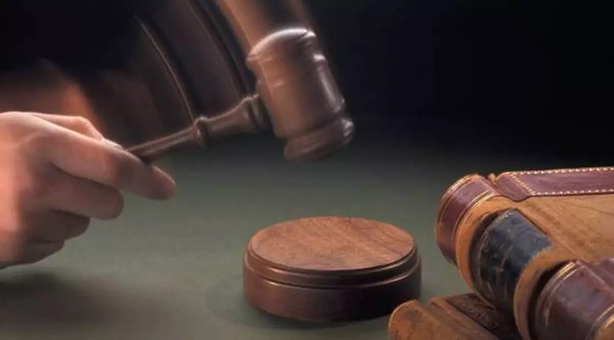 Poliţist şi şef de gardă financiară, judecaţi pentru mită! Vezi aici şi alte acuzaţii!