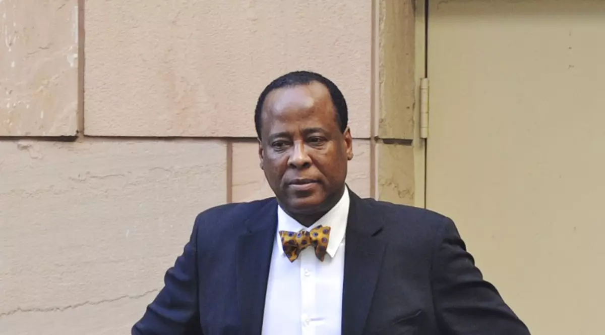 Medicul responsabil pentru moartea lui Michael Jackson vrea SĂ PROFESEZE DIN NOU!