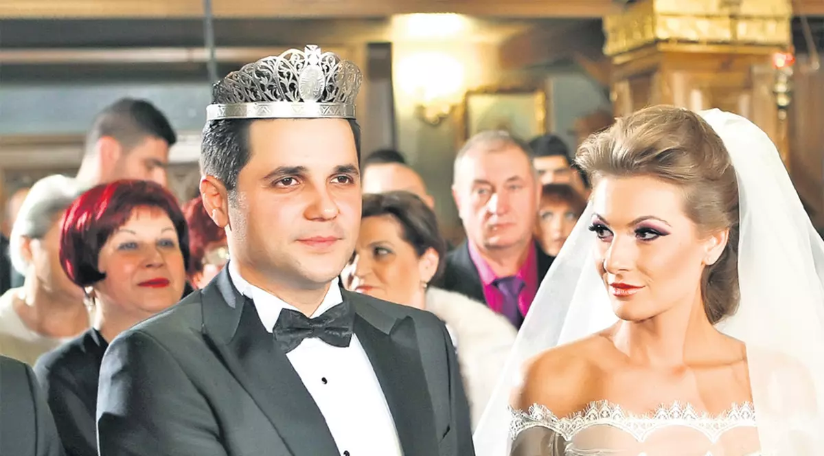 Cove se pune pe făcut copii în Insula Bali