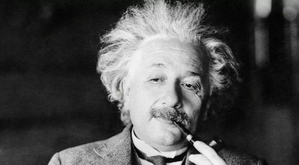 FOTOGRAFII NECUNOSCUTE cu CREIERUL LUI EINSTEIN. Ce DESCOPERIRE FABULOASĂ au făcut savanţii, cu ajutorul IMAGINILOR!