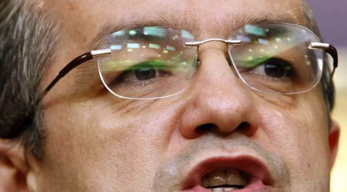 Emil Boc, atac la Ponta: „Vrea să distrugă mass media”