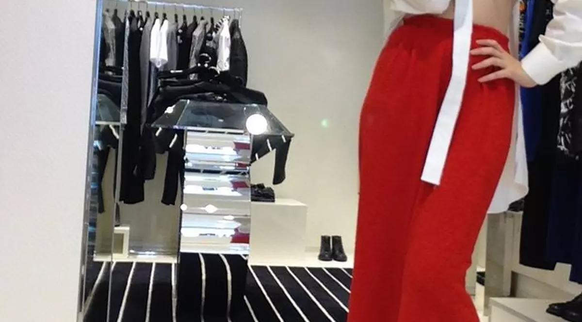 Iulia Albu, FĂCUTĂ PRAF de către una dintre VEDETELE PE CARE LE-A CRITICAT:"Sfaturi nu ştie să dea despre modă"