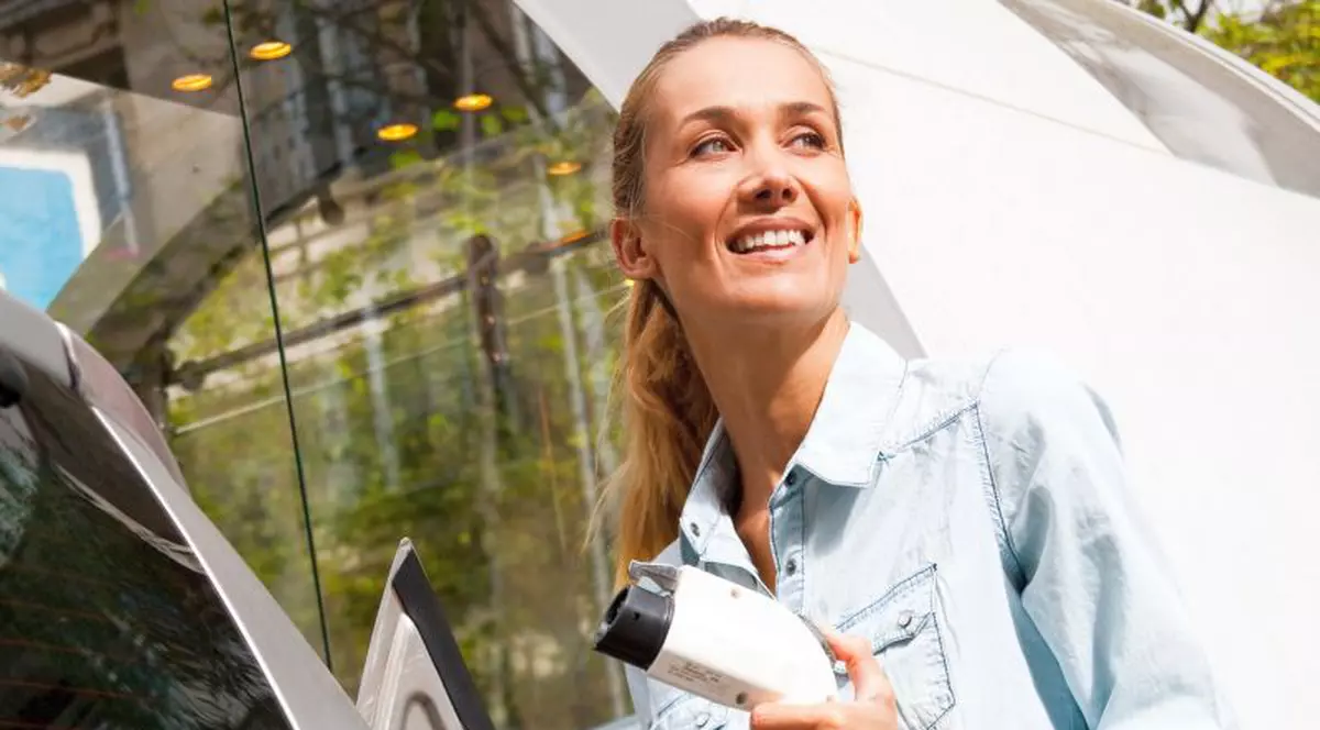 Află cum poţi cumpăra un automobil electric cu o reducere de 12.000 de lei