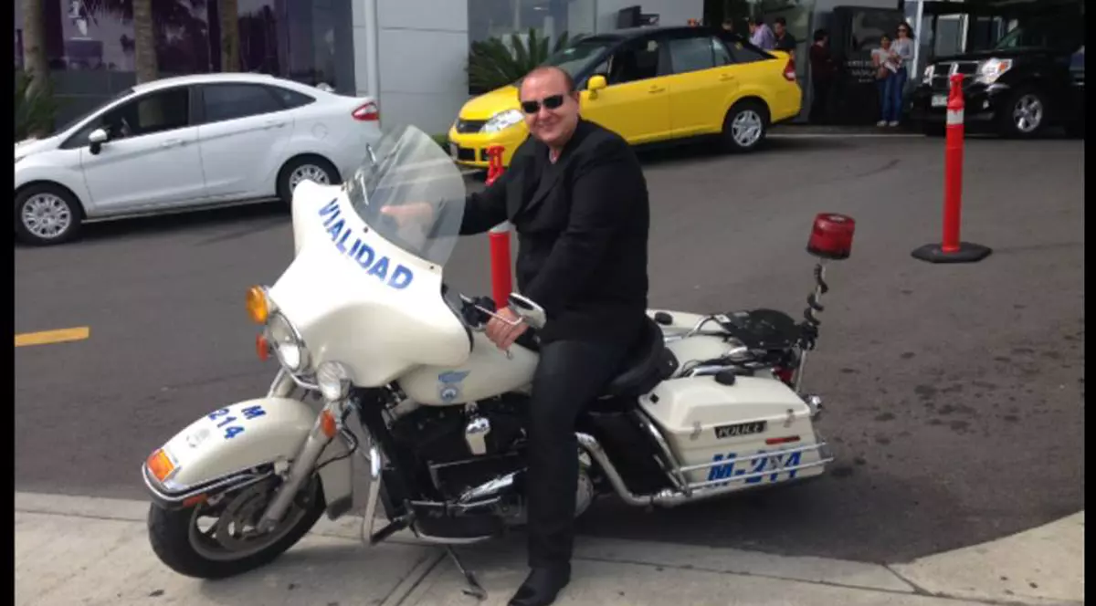 Uite-l pe Nick Rădoi în acţiune! Milionarul s-a făcut poliţist în Mexic 