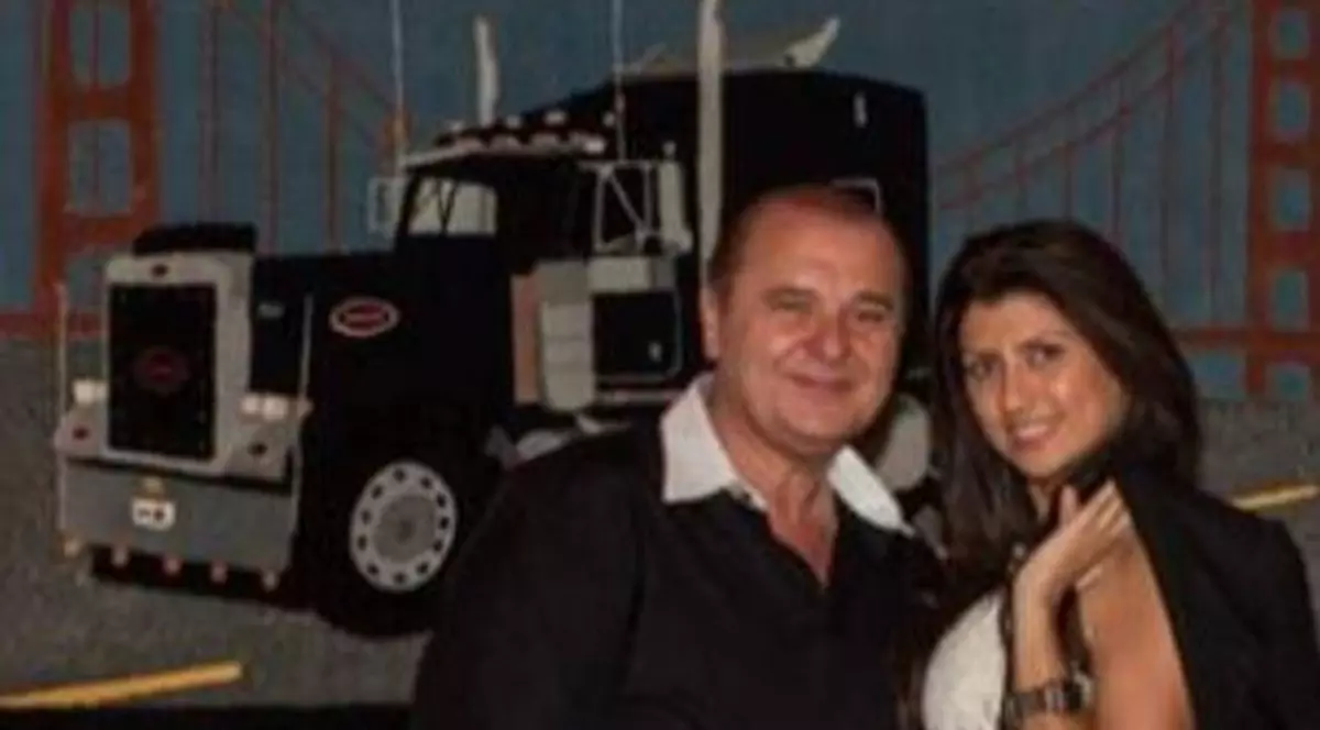 BIZAR! Deşi presupusa lui iubită a anunţat marea împăcare, milionarul Nick Rădoi refuză să confirme! 