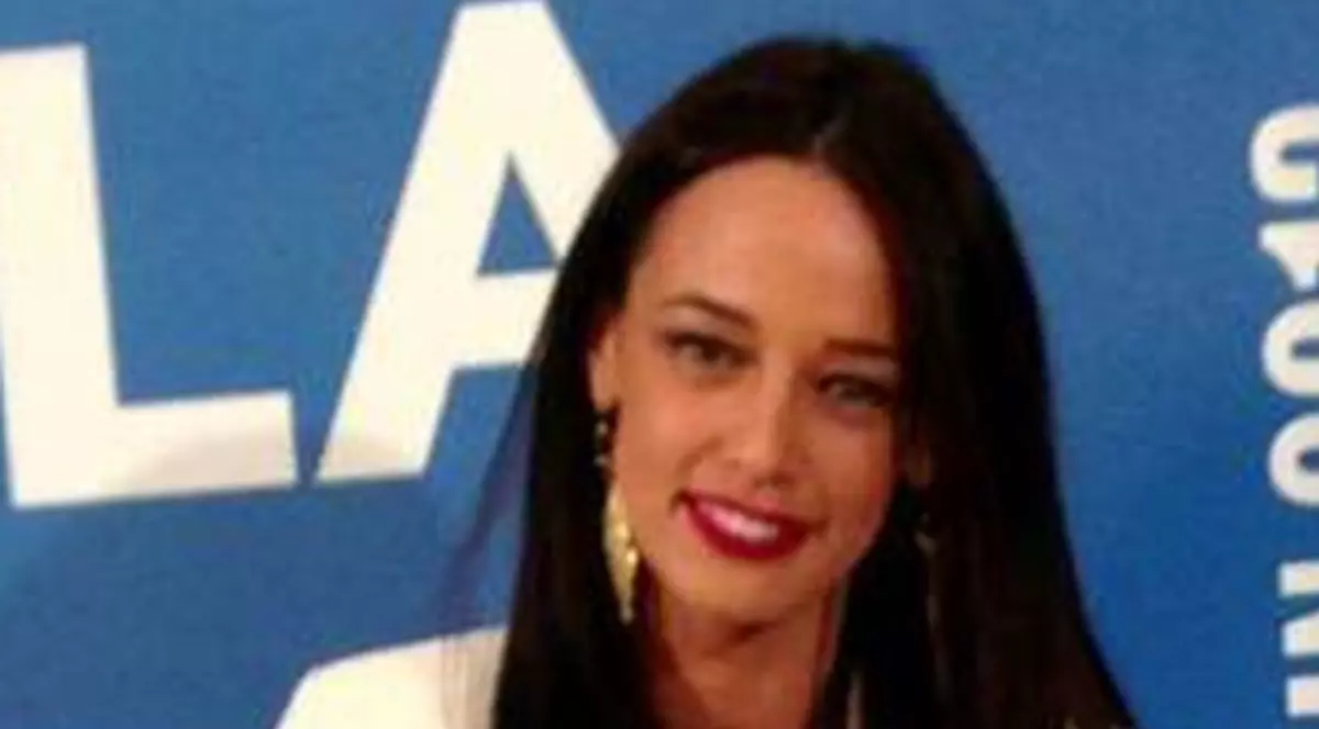 ANDREEA RAICU, PROBLEME ÎN DECOLTEU! Uite cât de mult A ARĂTAT VEDETA PE COVORUL ROŞU! FOTO ÎN ARTICOL