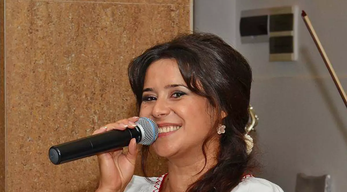 O altă cântăreaţă de muzică populară a sfârşit TRAGIC! Artista avea 34 de ani