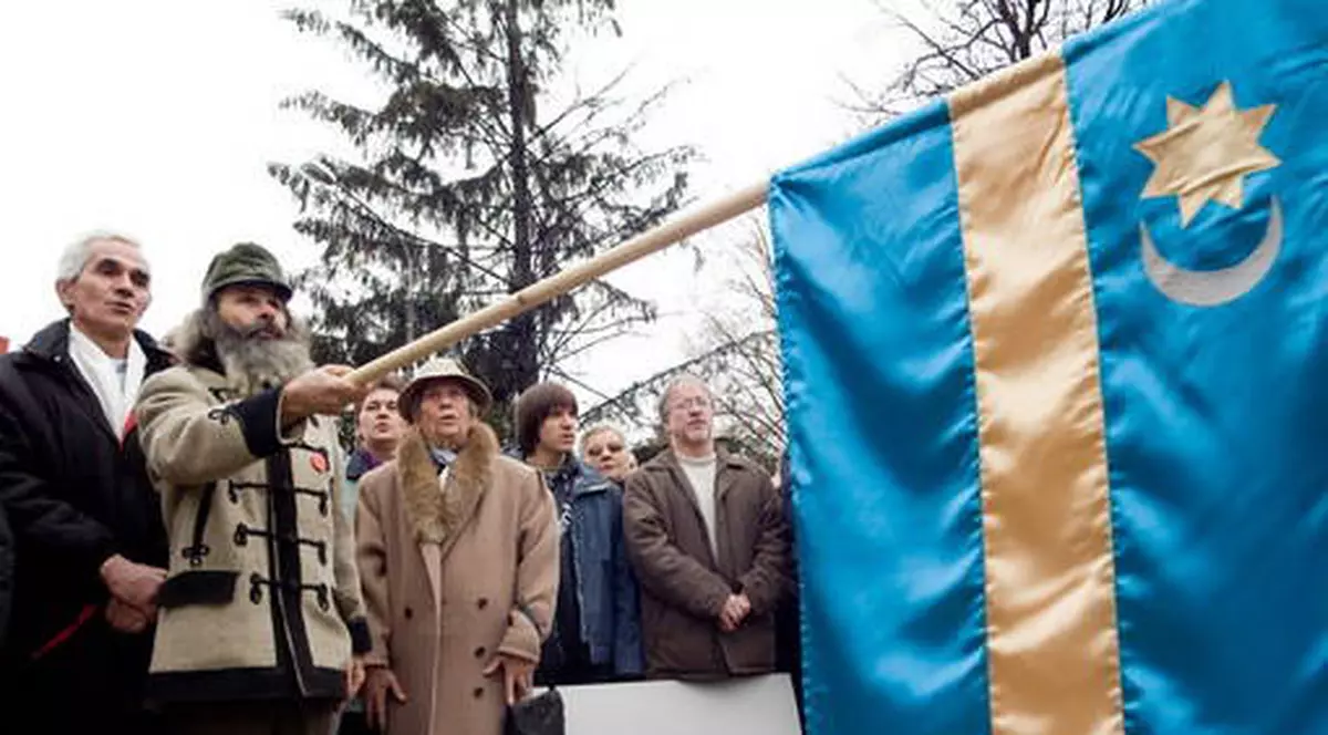 SENZAȚIONAL! Ponta VA LEGALIZA ARBORAREA STEAGULUI SECUIESC pe clădirile publice!