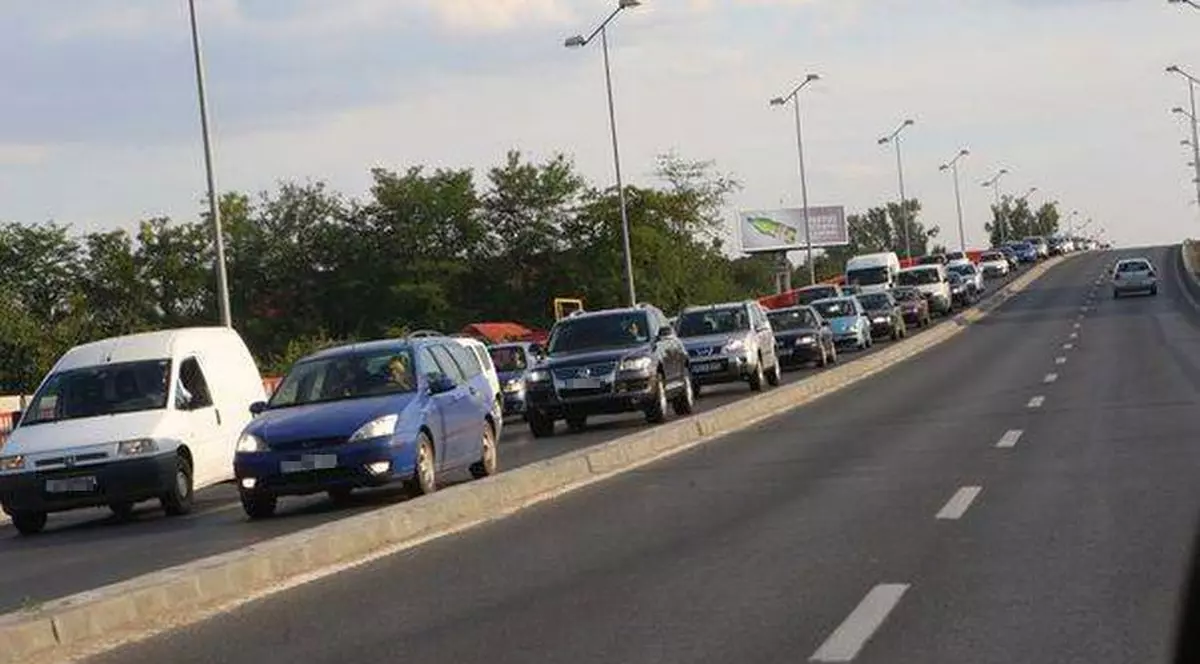 Mergi în sudul litoralului? Trafic restricţionat pe podul de la Agigea. Vezi alternativele! 