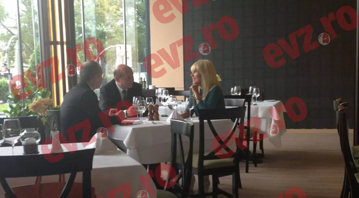 ALERTĂ DE GRADUL ZERO în PDL! Vezi cu cine s-au întâlnit Elena Udrea şi Emil Boc la ceas de seară