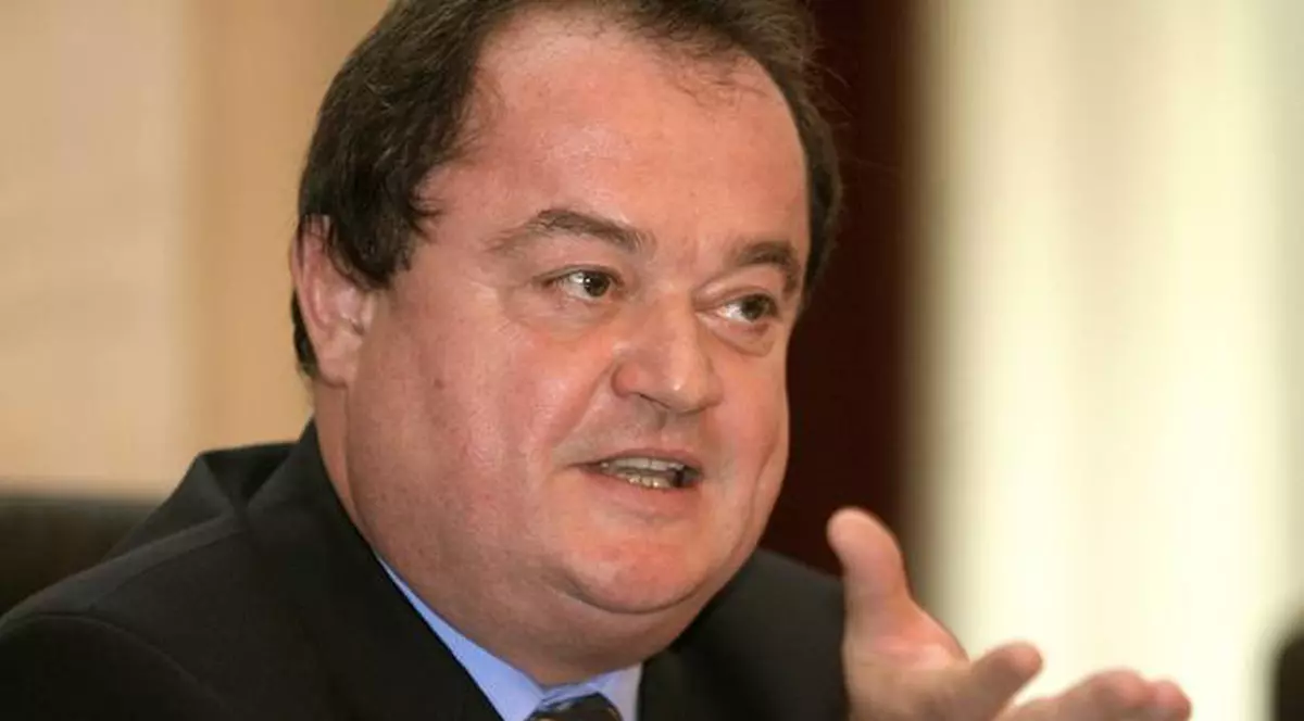 Sigur nu TE-AI FI AŞTEPTAT LA ASTA! Pe cine susţine Vasile Blaga în disputa dintre Traian Băsescu şi Cătălin Predoiu