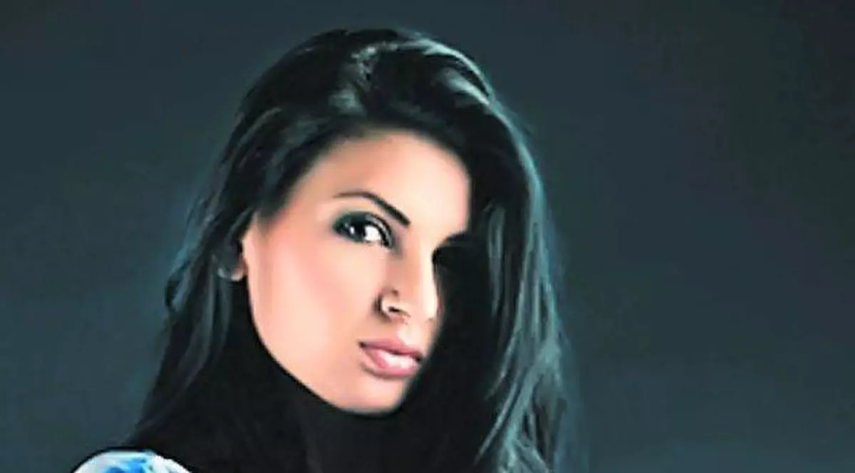 CÂTĂ IUBIRE! RAMONA GABOR, ÎN TANDREŢURI CU AMOREZUL ARAB LA O CINĂ ROMANTICĂ!