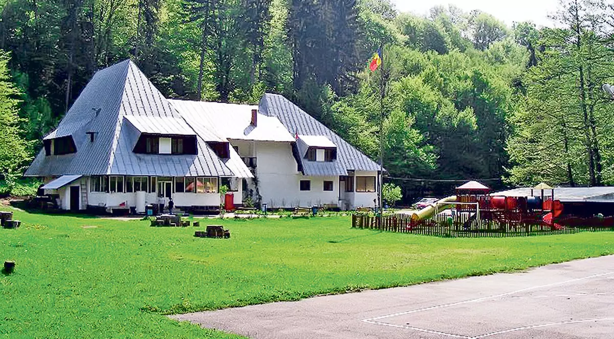 Mitropolia Olteniei a pus mâna pe ditamai vila! FOTO
