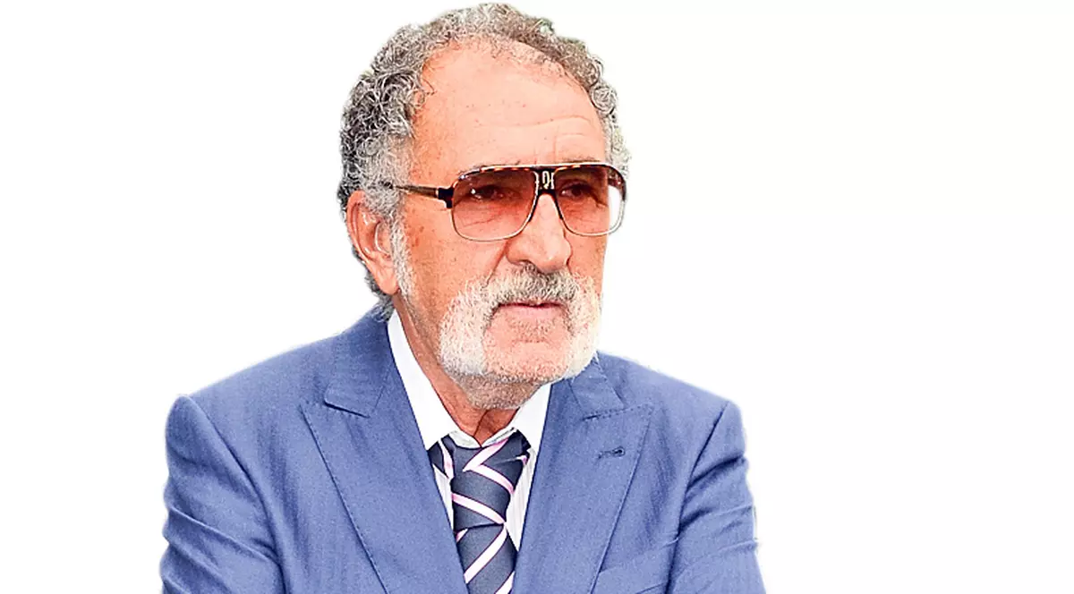 Ion Ţiriac a deschis lângă Bucureşti o galerie în care îşi expune colecţia de automobile! Are 250 de maşini de milioane | FOTO