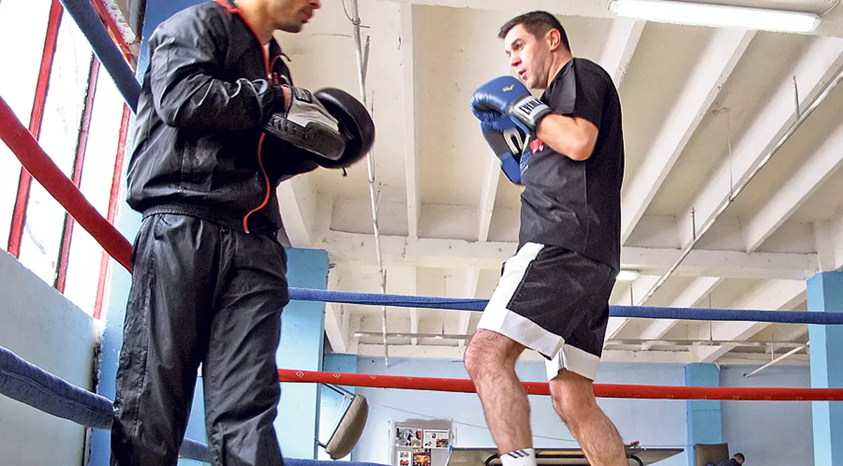 Urcat din nou în ring, Mihai Leu a spus că loviturile nu se uită niciodată: «Boxul e ca mersul pe bicicletă!» | FOTO