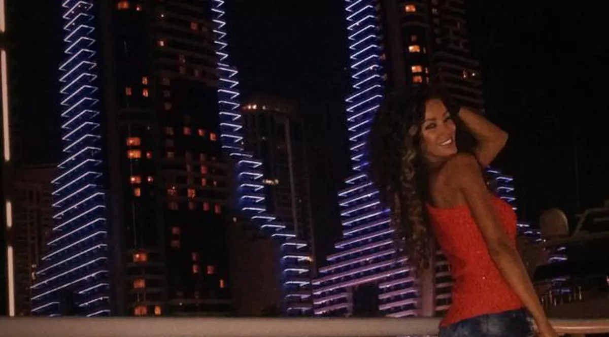 SUFERĂ DE NU MAI POATE. Iată CE FACE BIANCA în Dubai