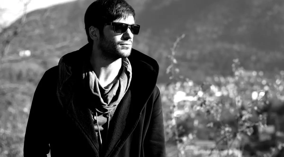 DE CE PLÂNGE Radu Vâlcan?