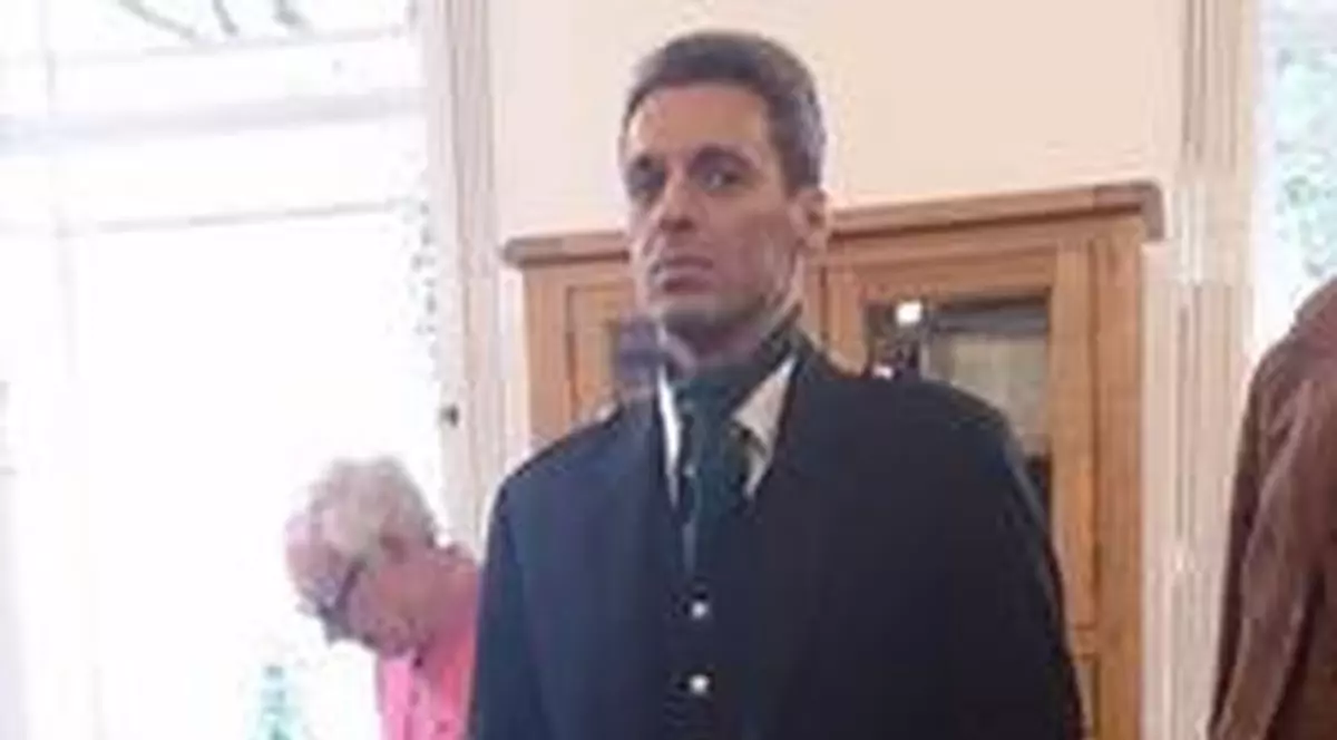 Şpagatul lui Van Damme l-a înnebunit pe Mircea Badea! VEDETA TV A LANSAT PROVOCAREA: "Lăsaţi tirurile să vină la mine."