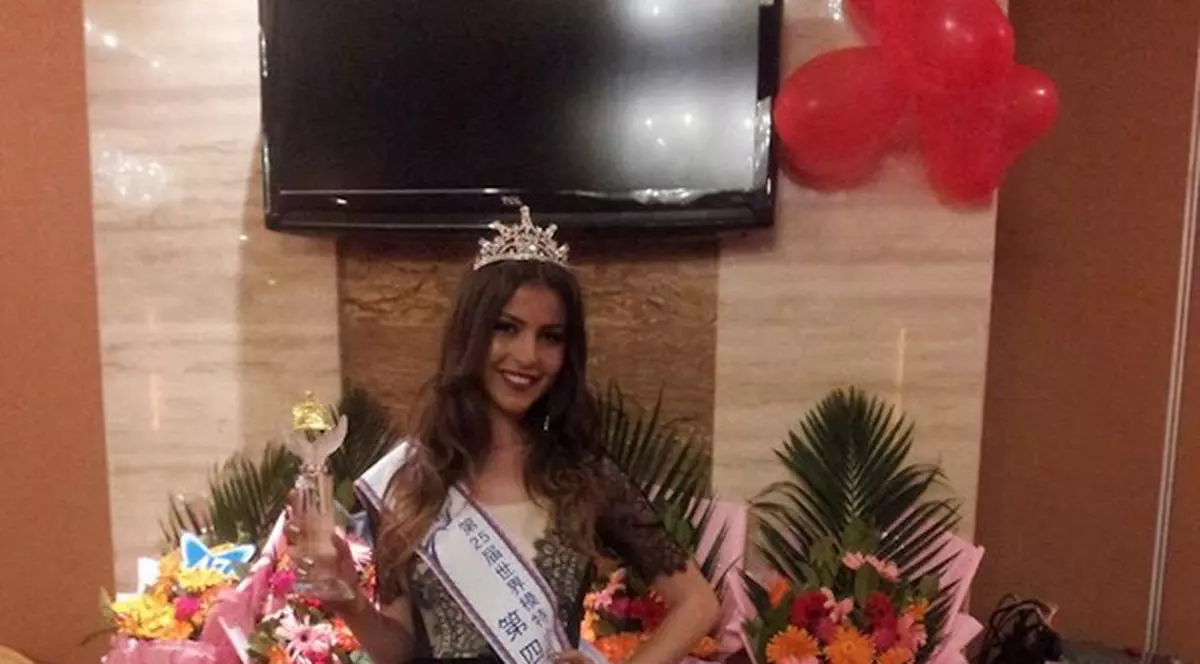 De pe podiumul Miss Model of the World, la Bucharest Fashion Week