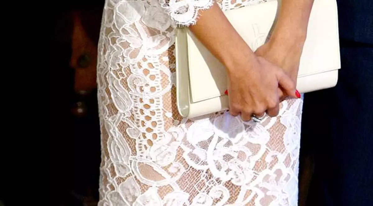 Elena Udrea, printre APROPIAŢII FAMILIEI BĂSESCU, la BOTEZ. Iată CÂT DE FRUMOASĂ ESTE! FOTO