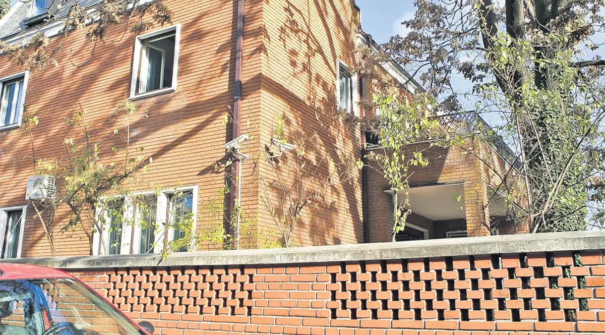 Geoană rămâne în vila statului!